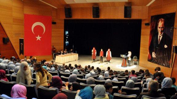 İmam Hatip Öğrencileri Arapça Hünerlerini Gösterdiler 