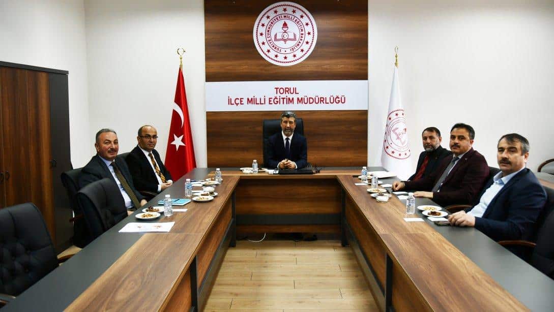 İlçe Milli Eğitim Müdürleri Torul'da Bir Araya Geldi