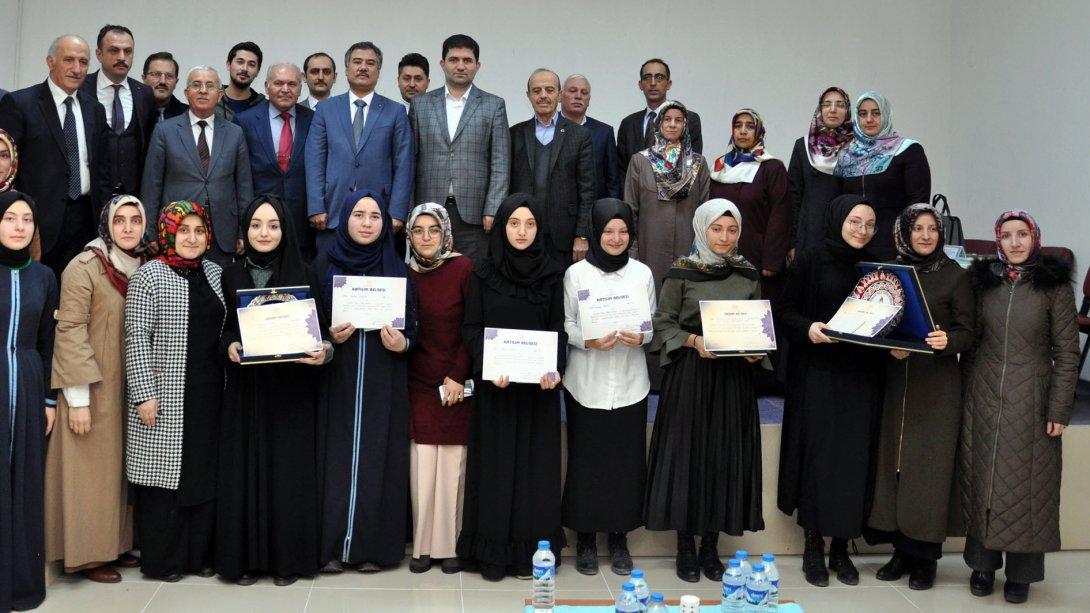 Kız Öğrenciler Arası Kur'an'ı Kerim Okuma Yarışması İl Finali Yapıldı